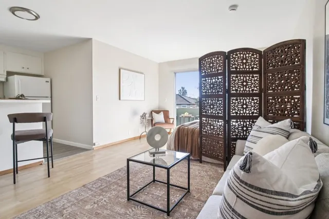 a view of a livingroom with furniture