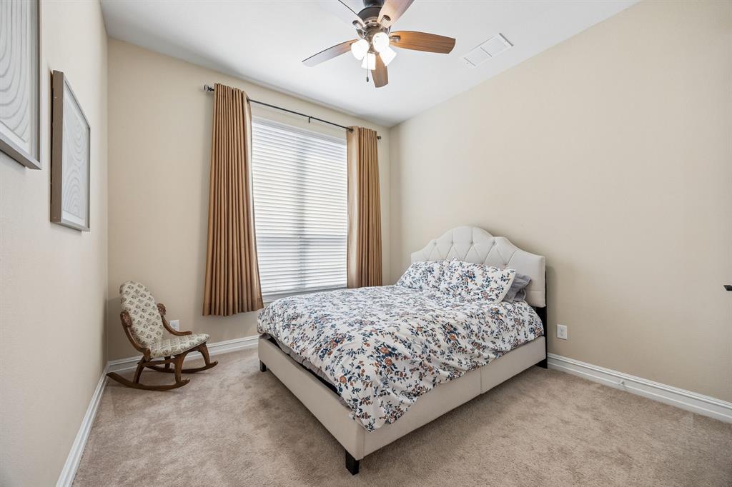 948 Holt Lane Allen, TX 75013 - Photo 20 of 40 Second bedroom connects to jack and jill bath
