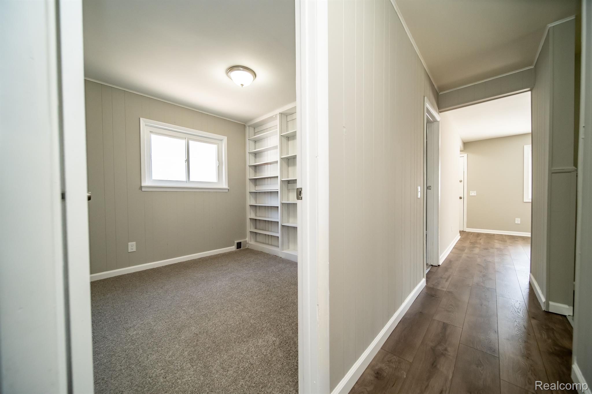 8233 Stephens Road Center Line, MI 48015 - Photo 35 of 48 Gallery Image 35