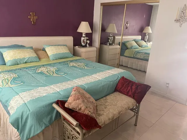 $1,600 | 541 Blue Heron Drive, Unit 215, Hallandale Beach, FL 33009