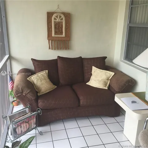$1,600 | 541 Blue Heron Drive, Unit 215, Hallandale Beach, FL 33009