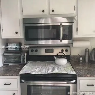 $1,600 | 541 Blue Heron Drive, Unit 215, Hallandale Beach, FL 33009