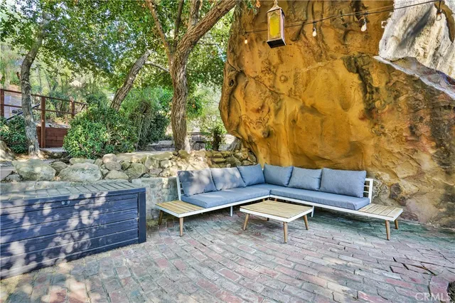 $7,000 | 110 Box Canyon Road, Canoga Park, CA 91304