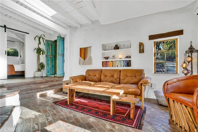 $7,000 | 110 Box Canyon Road, Canoga Park, CA 91304