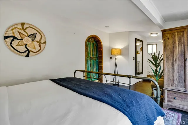 $7,000 | 110 Box Canyon Road, Canoga Park, CA 91304