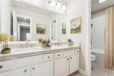 $315,000 | 16 Nouveau Lane West, Metairie, LA 70003