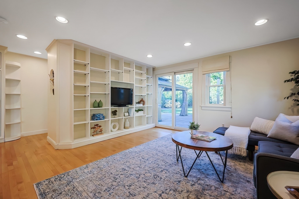 208 Hunnewell Street Needham, MA 02494 - Photo 14 of 33 Gallery Image 14