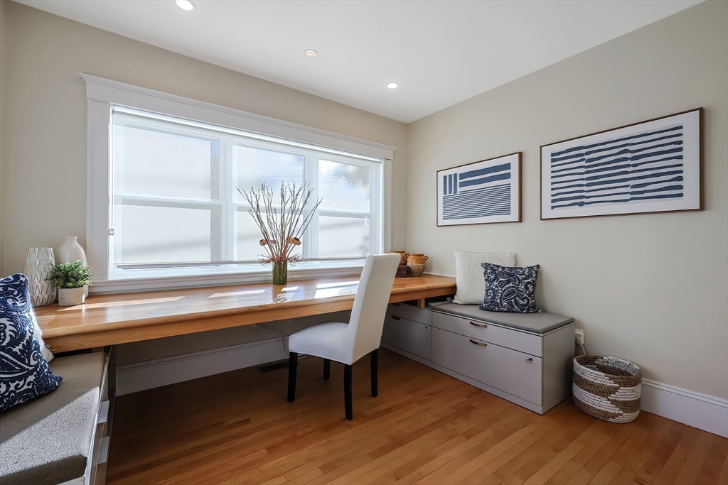 208 Hunnewell Street Needham, MA 02494 - Photo 17 of 33 Gallery Image 17