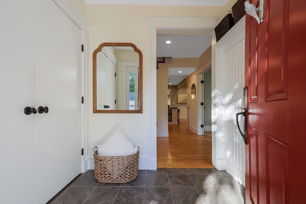 208 Hunnewell Street Needham, MA 02494 - Photo 7 of 33 Gallery Image 7