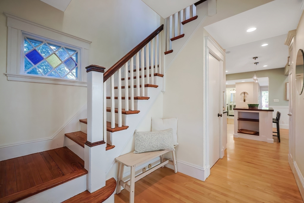 208 Hunnewell Street Needham, MA 02494 - Photo 8 of 33 Gallery Image 8