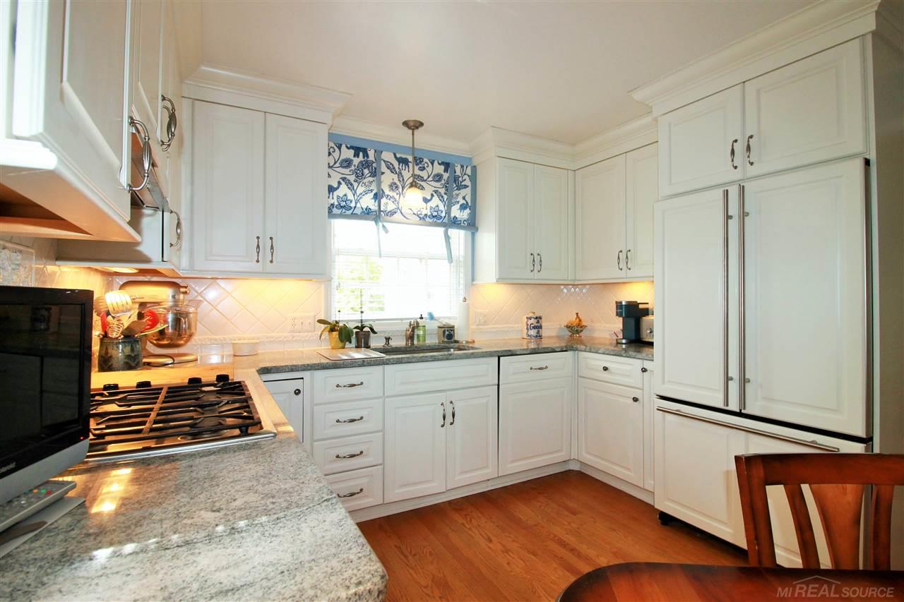 307 McMillan Road Grosse Pointe, MI 48236 - Photo 17 of 48 50010881-16.JPG