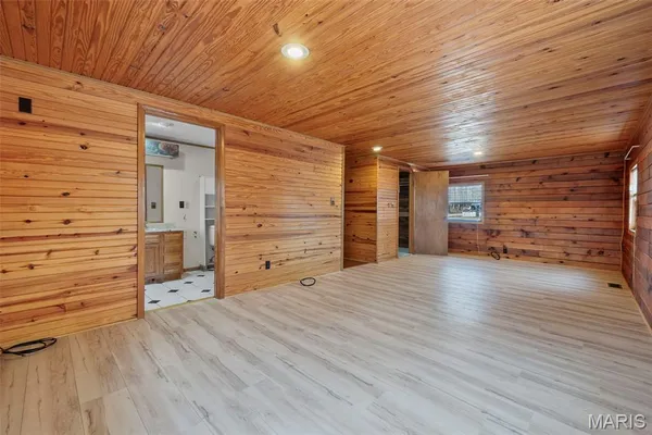 $499,000 | 211 Whispering Hills Lane, Wappapello, MO 63966