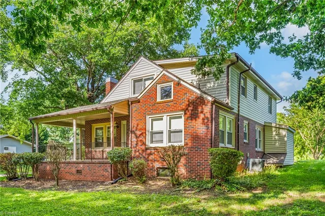 $259,000 | 4613 Shattalon Drive, Winston-Salem, NC 27106