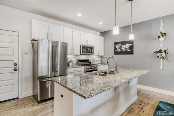 $478,900 | 19562 East Sunset Circle, Centennial, CO 80015