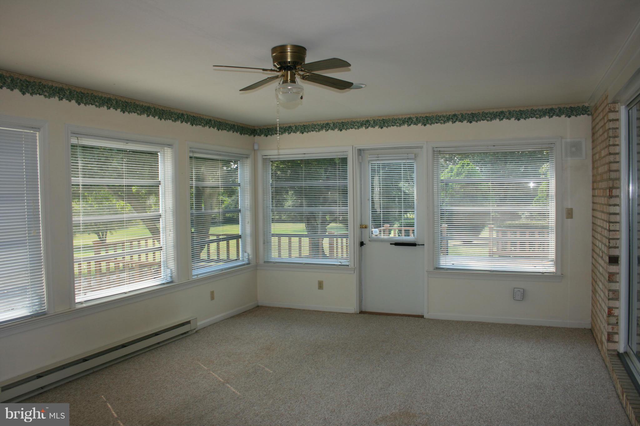 346 Lone Oak Road Ranson, WV 25438 - Photo 18 of 18 Family/Sun Room