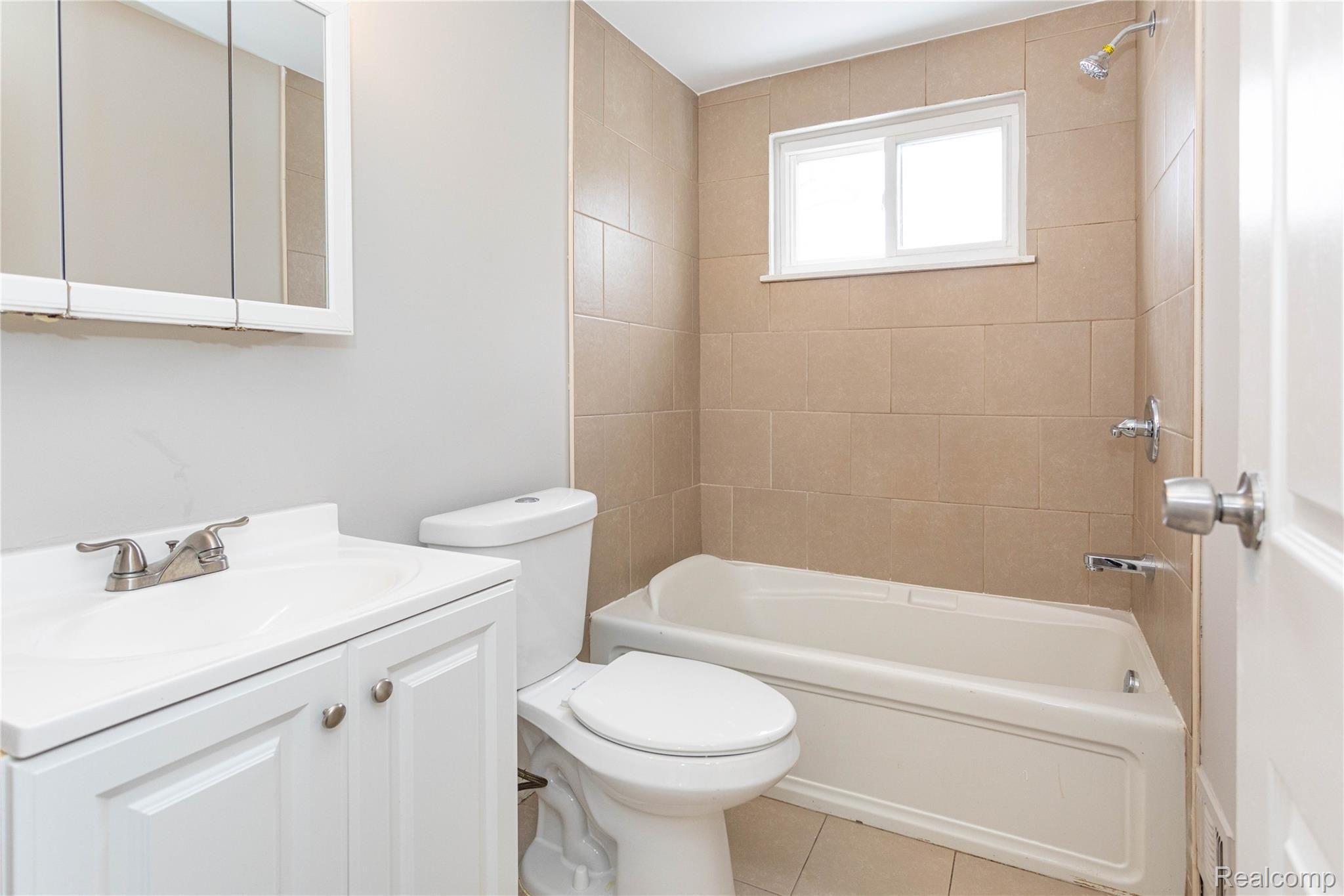 28900 York Street Inkster, MI 48141 - Photo 19 of 27 -16.jpg