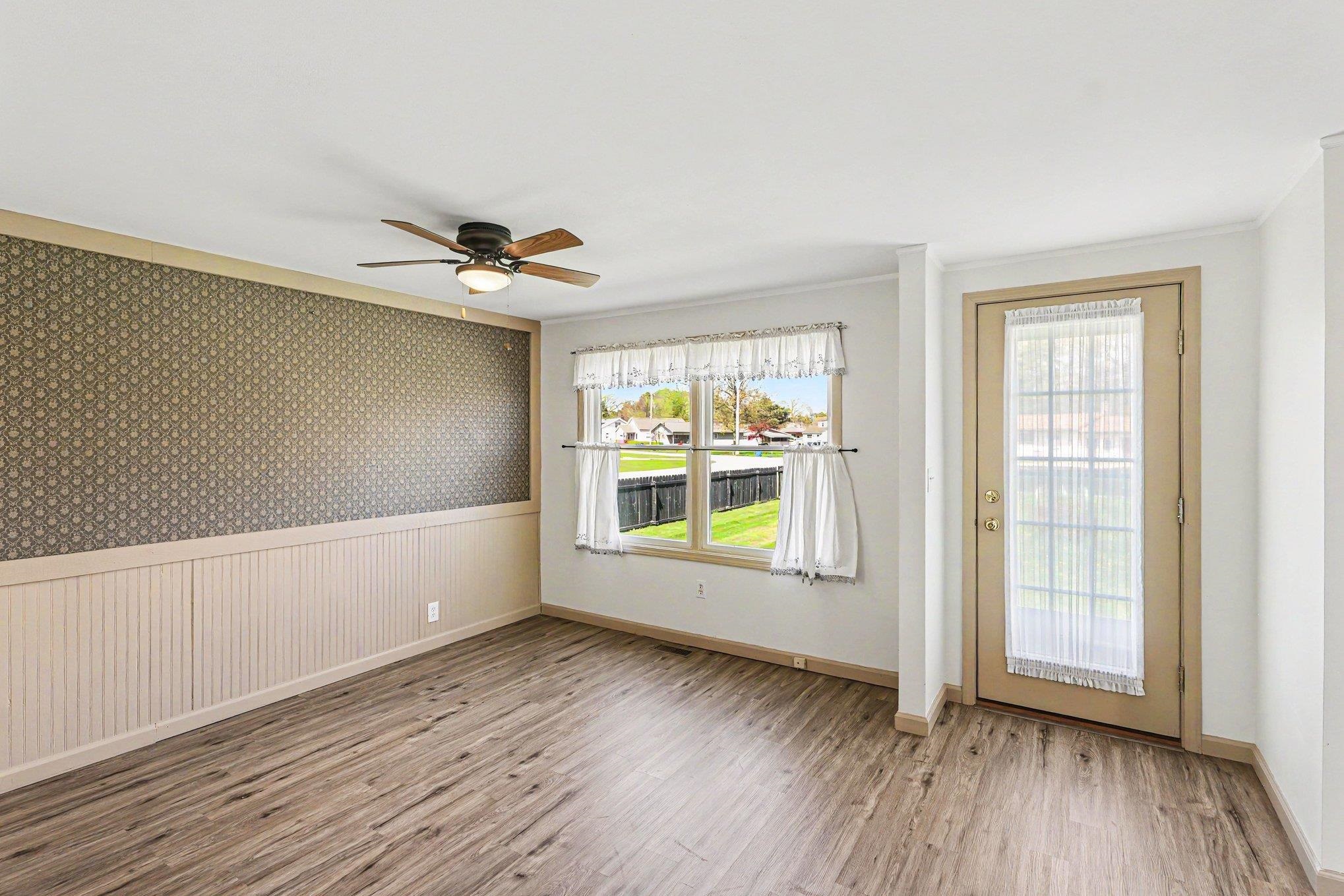 418 Cambridge Street Bay City, MI 48708 - Photo 11 of 26