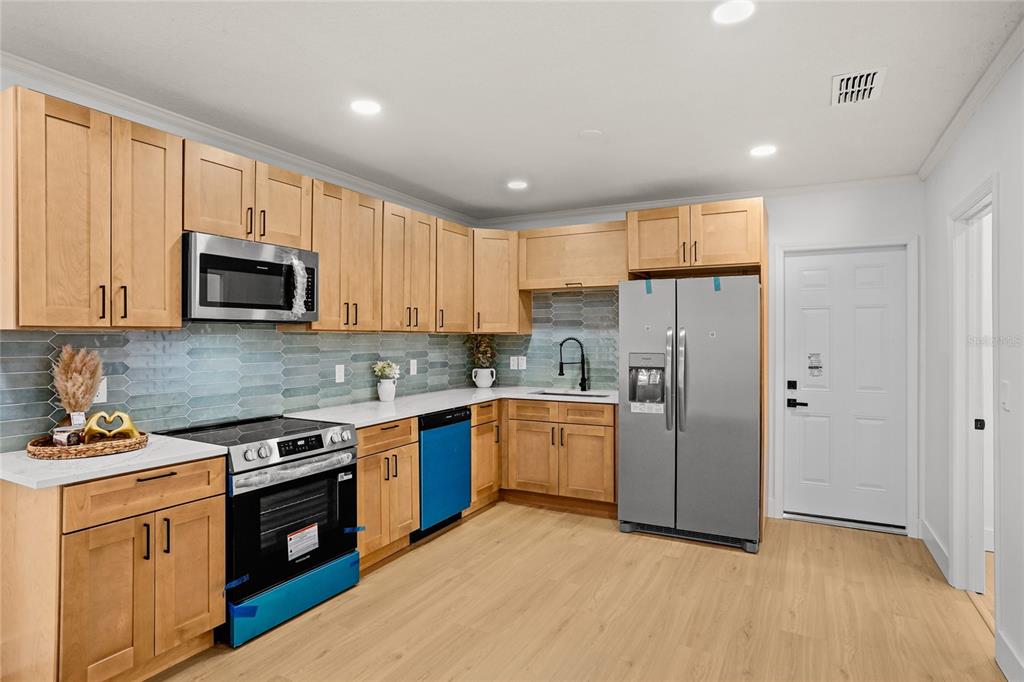 5176 Wellington Road Spring Hill, FL 34609 - Photo 4 of 14 Gallery Image 4