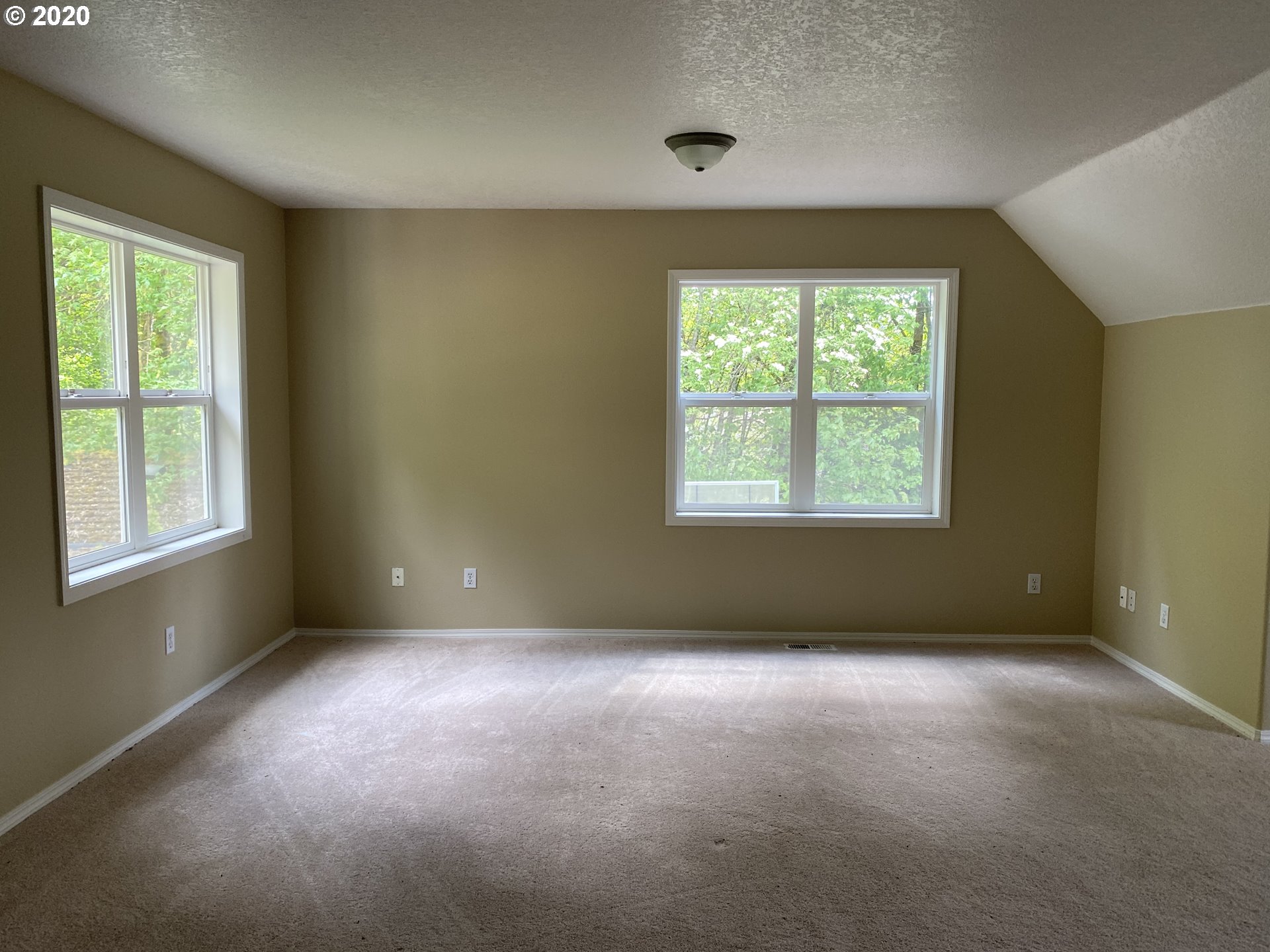 18478 South Walker Road Oregon City, OR 97045 - Photo 11 of 22 Gallery Image 11