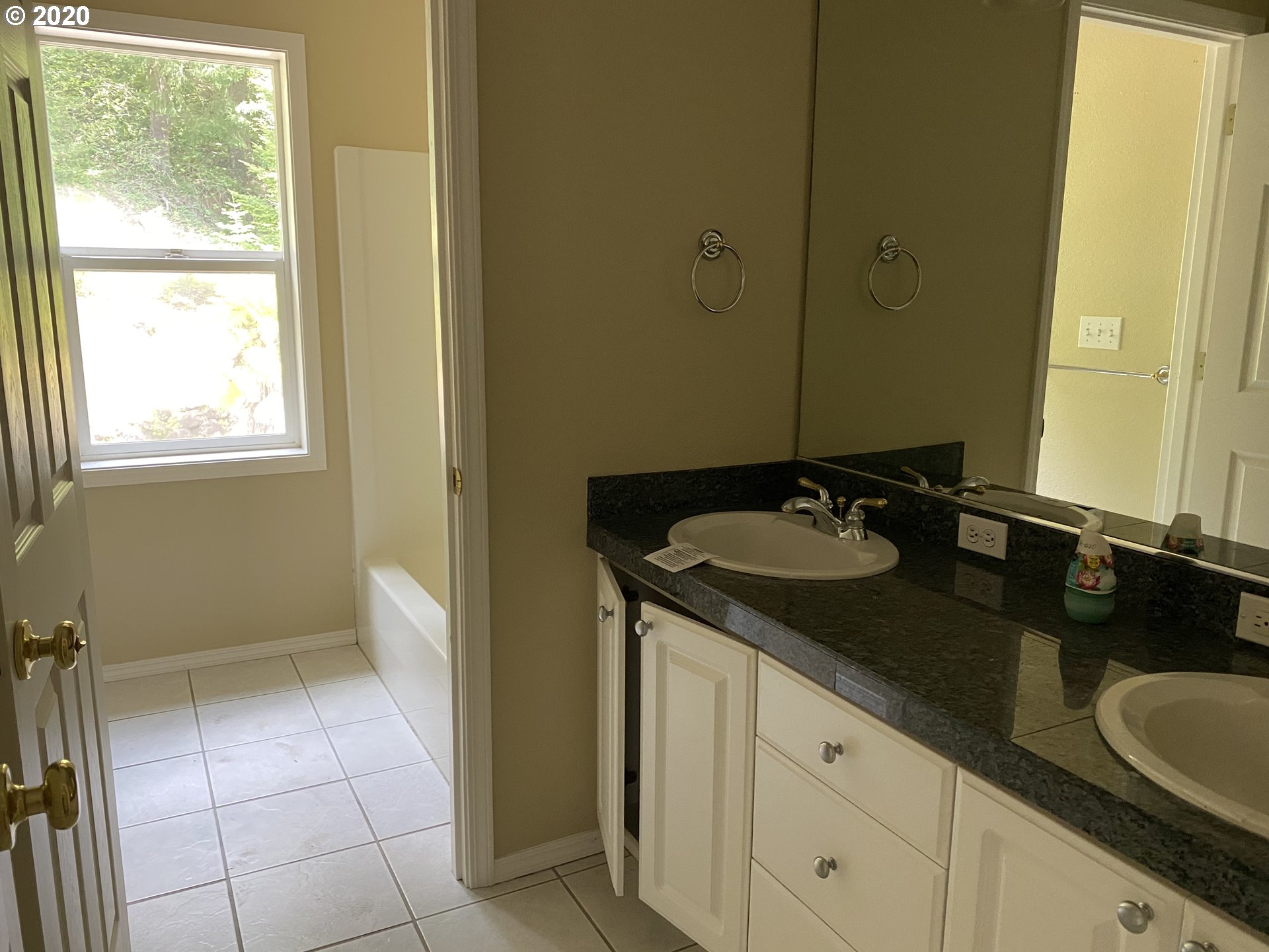 18478 South Walker Road Oregon City, OR 97045 - Photo 15 of 22 Gallery Image 15