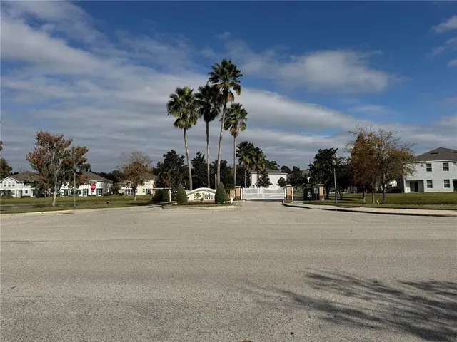 $214,900 | 2318 Tanbark Ridge Place, Unit 2318, Plant City, FL 33563