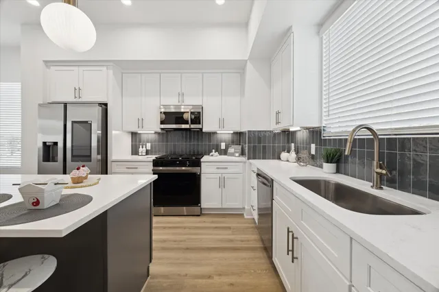 $399,900 | 5630 Camino Encantado Drive, Houston, TX 77091