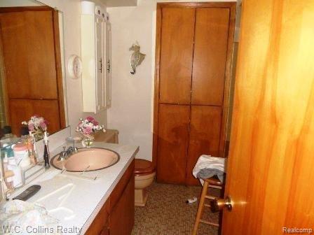 67850 Dequindre Road Washington, MI 48095 - Photo 9 of 12 9 Bathroom.jpg