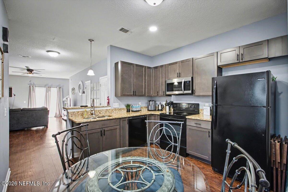 7862 Melvin Road Jacksonville, FL 32210 - Photo 14 of 29 16-CFREM_7862_Melvin_Rd_Jacksonville_FL-