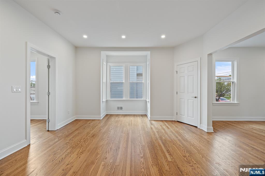 172 Boiling Springs Avenue East Rutherford, NJ 07073 - Photo 8 of 42 Gallery Image 8