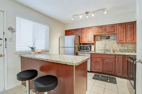 $1,650 | 4040 San Felipe Street, Unit 109, Houston, TX 77027