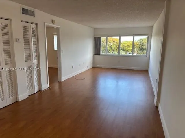 $2,000 | Silver Bluff, Miami, FL 33133