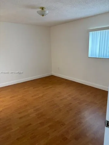 $2,000 | Silver Bluff, Miami, FL 33133