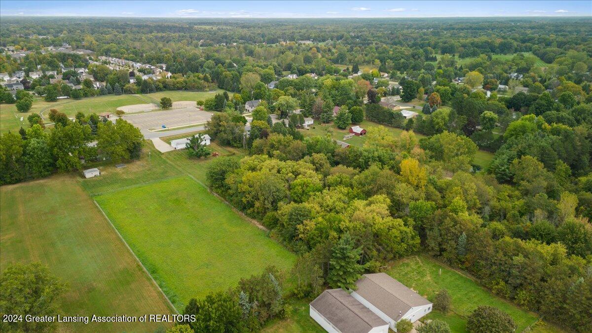 203 West Herbison Road Dewitt, MI 48820 - Photo 32 of 40 11-Media Jett - 08