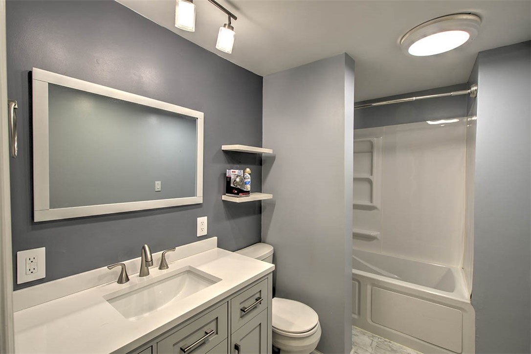 3610 East Bering Street Decatur, IL 62521 - Photo 15 of 23 Gallery Image 15