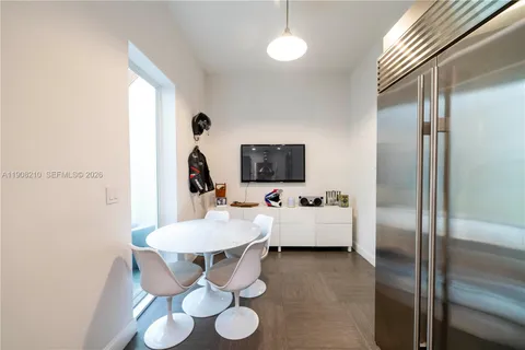 $2,686,000 | 230 Water Way, Miami Beach, FL 33141