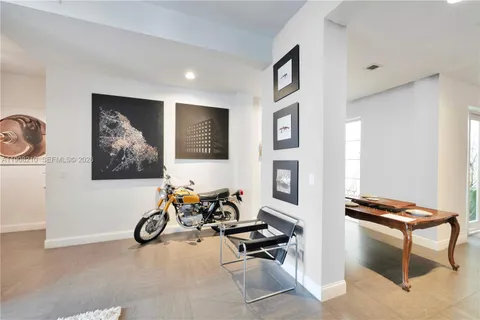 $2,686,000 | 230 Water Way, Miami Beach, FL 33141