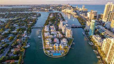$2,686,000 | 230 Water Way, Miami Beach, FL 33141