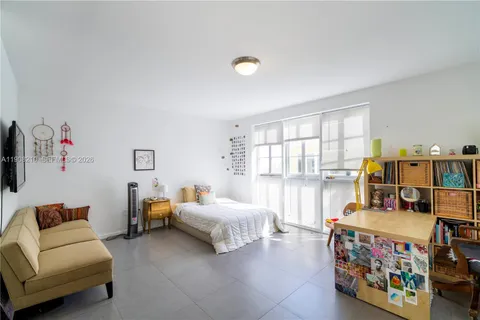 $2,686,000 | 230 Water Way, Miami Beach, FL 33141