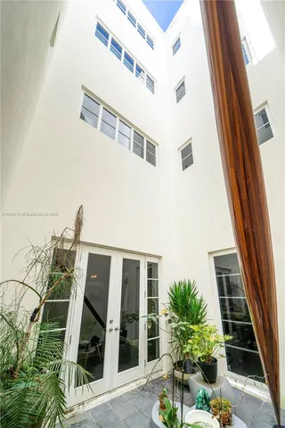 $2,799,000 | 230 Water Way, Miami Beach, FL 33141