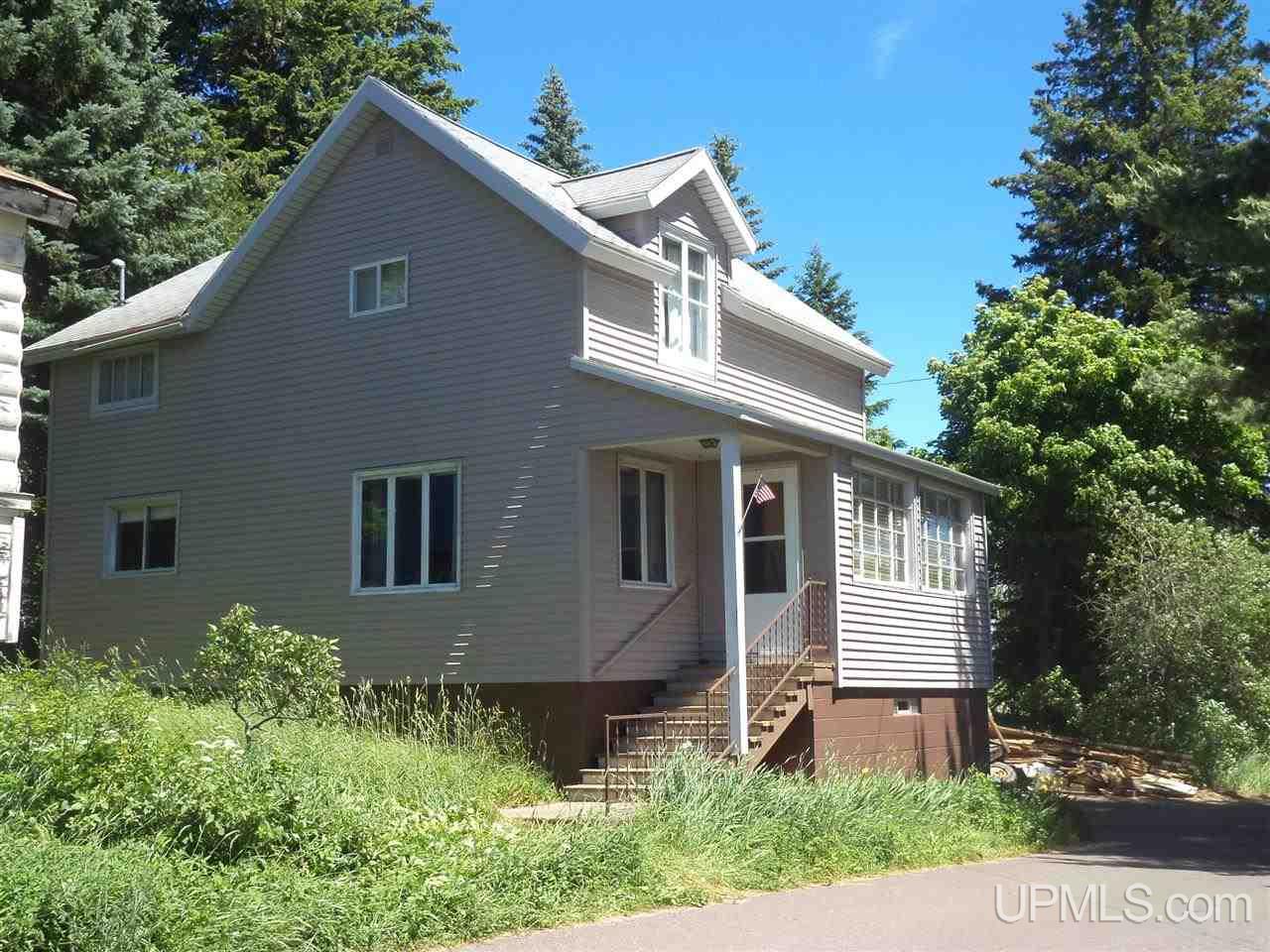 509 Conrad Street Hancock, MI 49930 - Photo 1 of 20