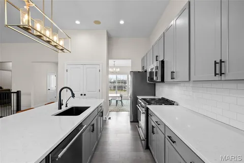 $490,000 | 1404 Bloomfield Drive, Eureka, MO 63025