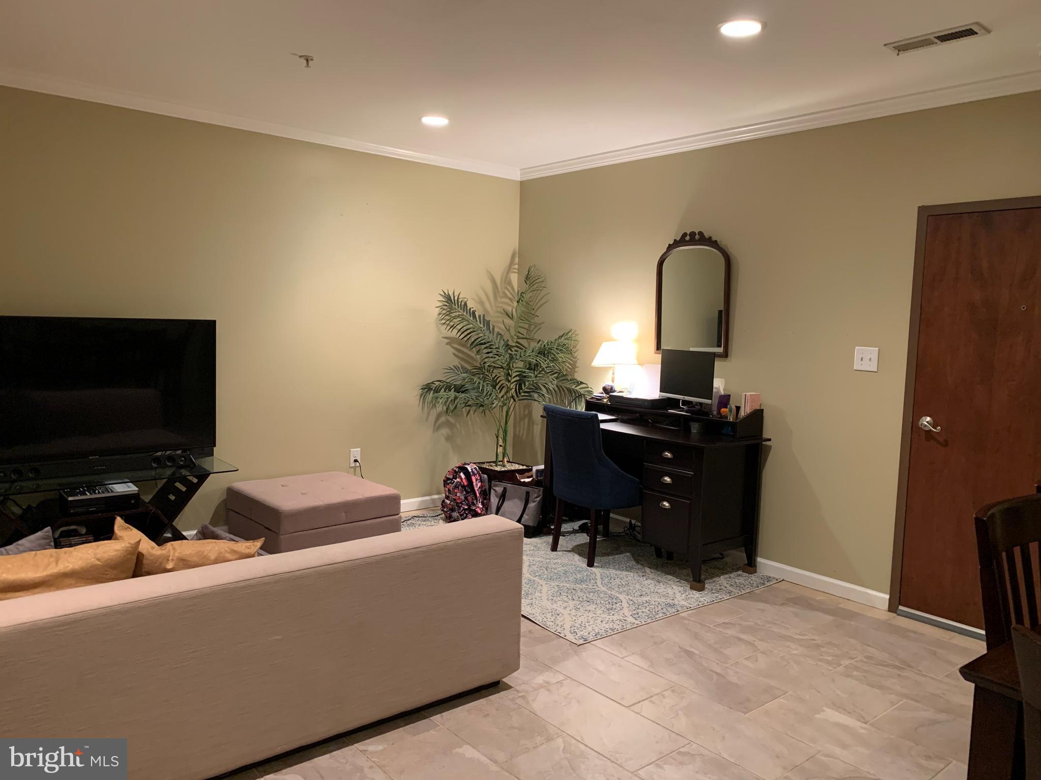 9121 Center Street, Unit C Manassas, VA 20110 - Photo 3 of 26 Living room
