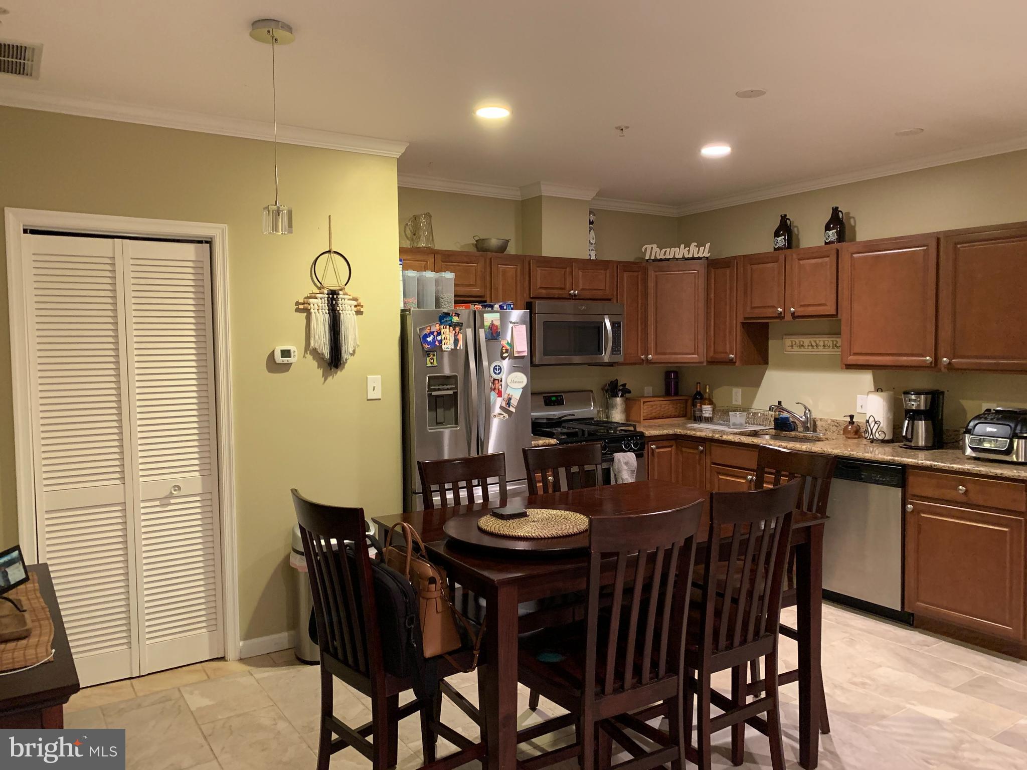 9121 Center Street, Unit C Manassas, VA 20110 - Photo 4 of 26 Dining area