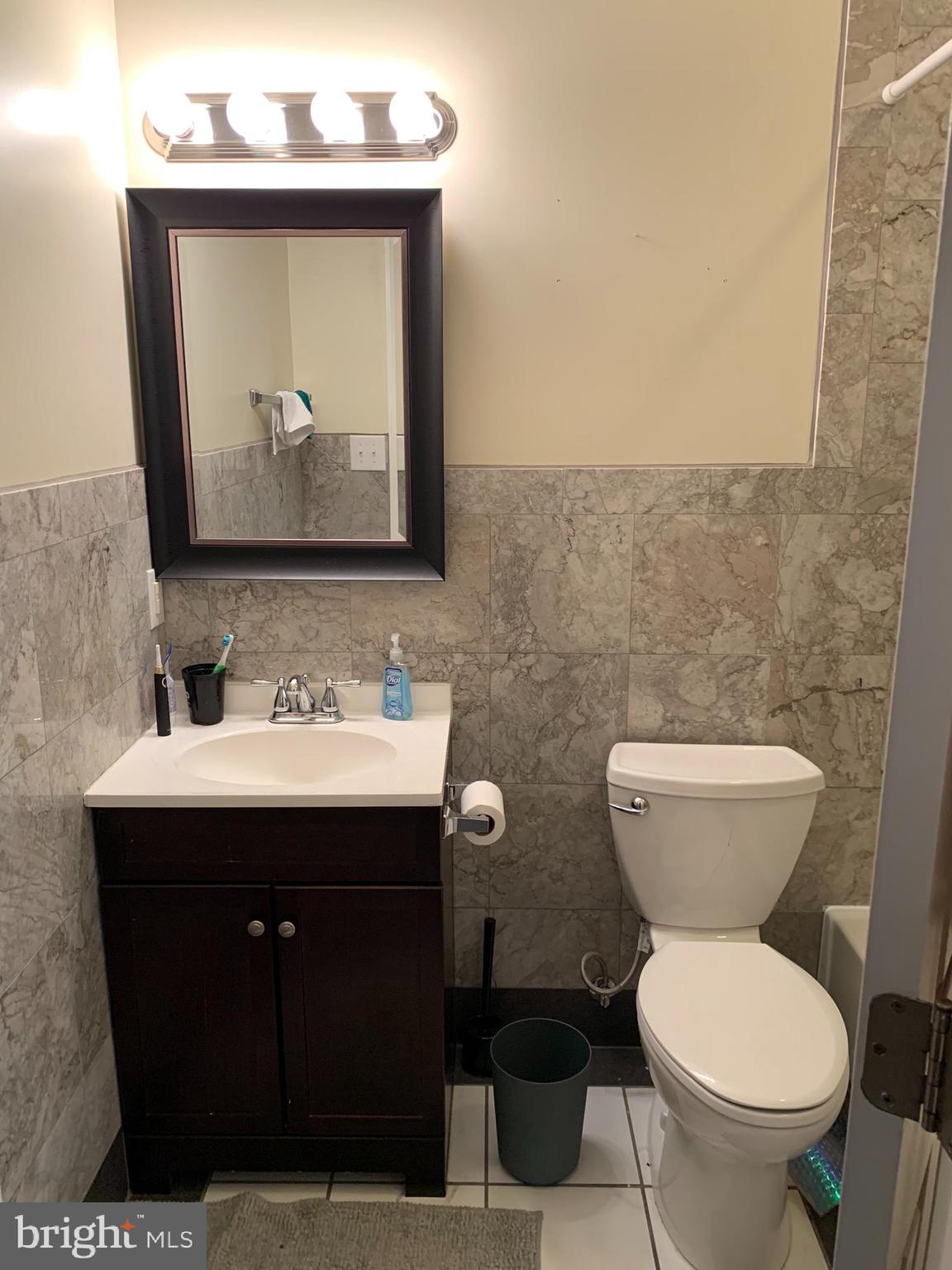 9121 Center Street, Unit C Manassas, VA 20110 - Photo 10 of 26 Primary bath