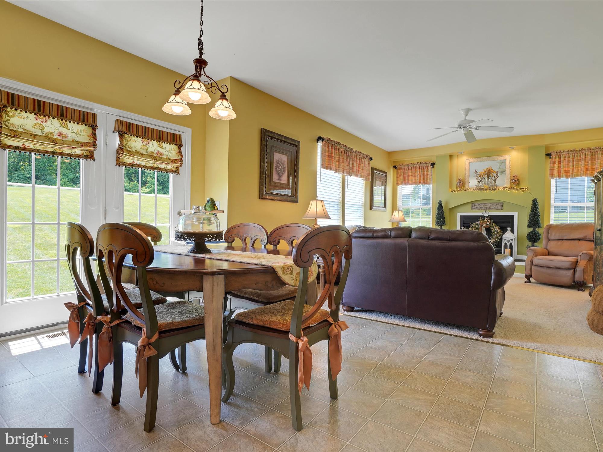 102 Delta Ridge Drive Delta, PA 17314 - Photo 14 of 32 Dining Area