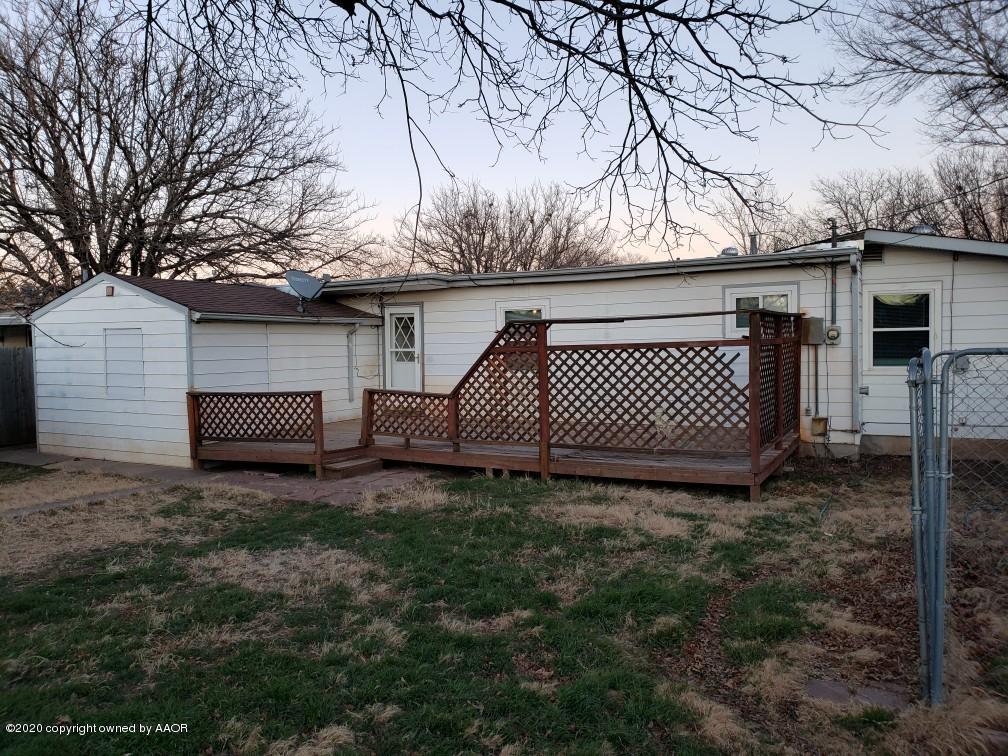 4408 South Ong Street Amarillo, TX 79110 - Photo 21 of 23 a view of a backyard