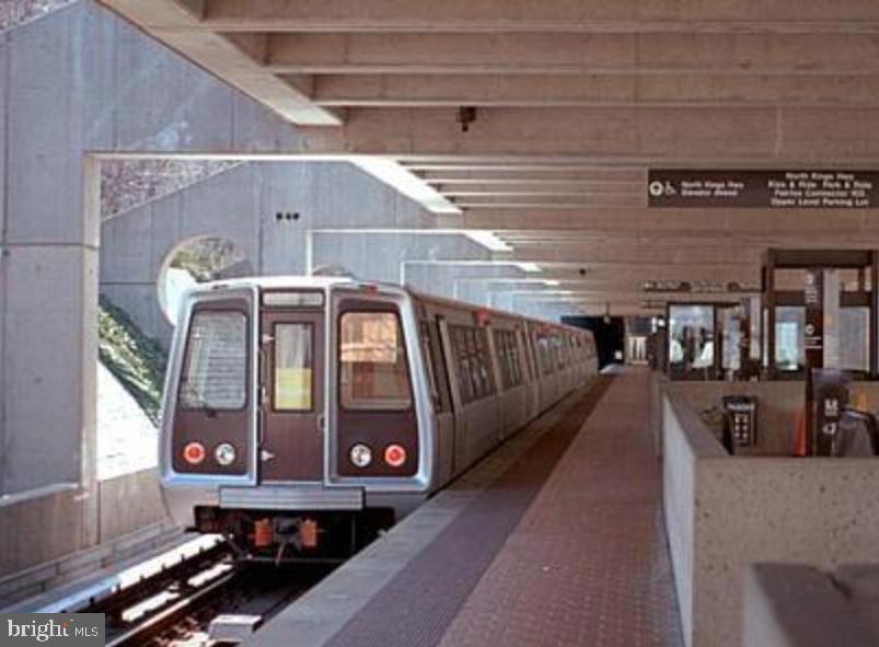5927 Williamsburg Road Alexandria, VA 22303 - Photo 32 of 38 Leave the Car! 2 Blks to Huntington Metro Station