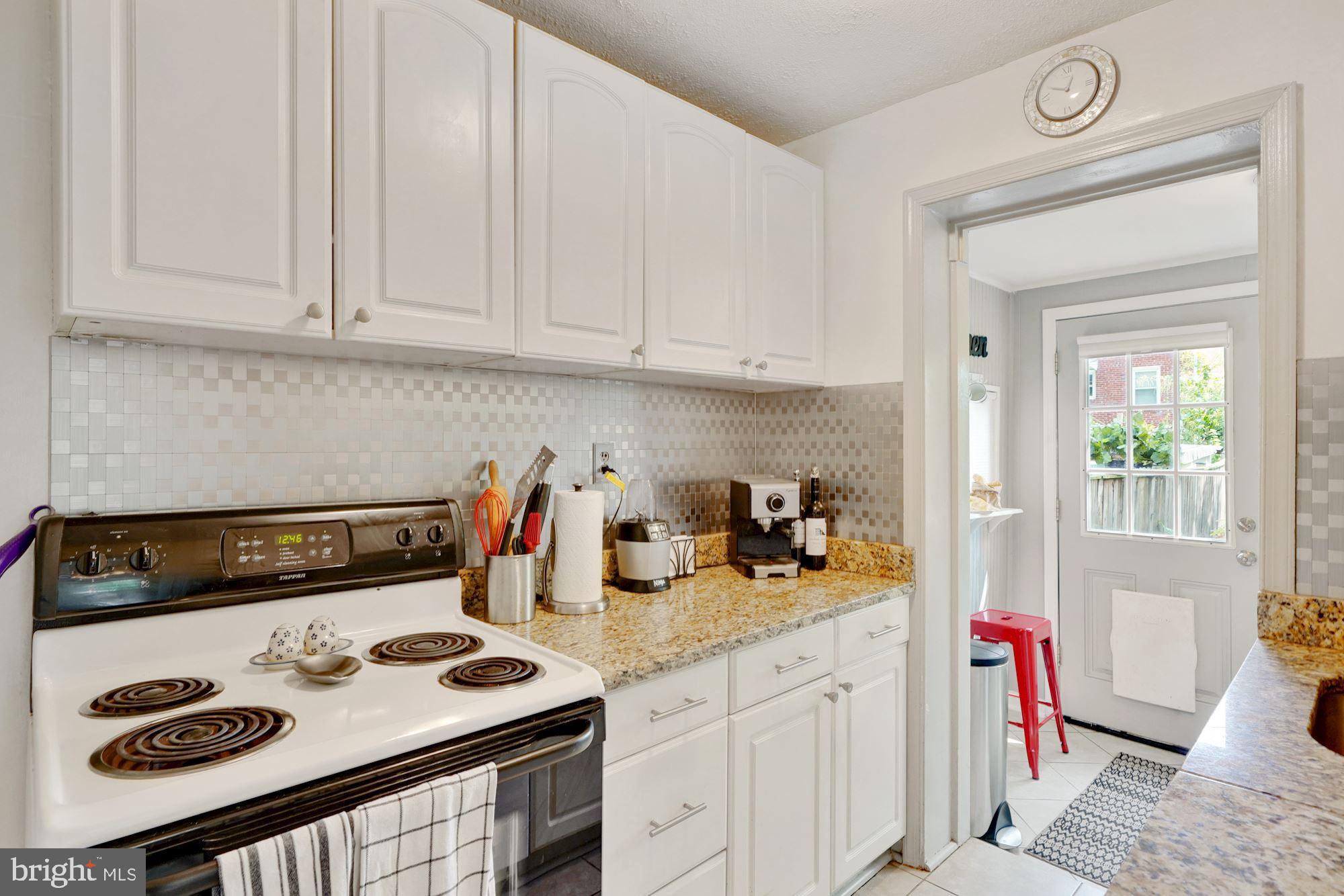 5927 Williamsburg Road Alexandria, VA 22303 - Photo 8 of 38