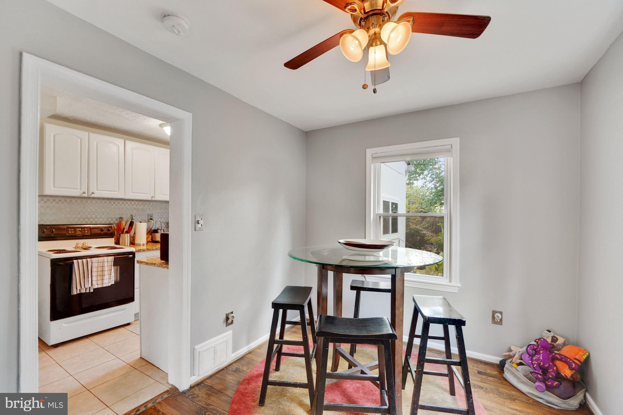 5927 Williamsburg Road Alexandria, VA 22303 - Photo 10 of 38 Separate Dining Room