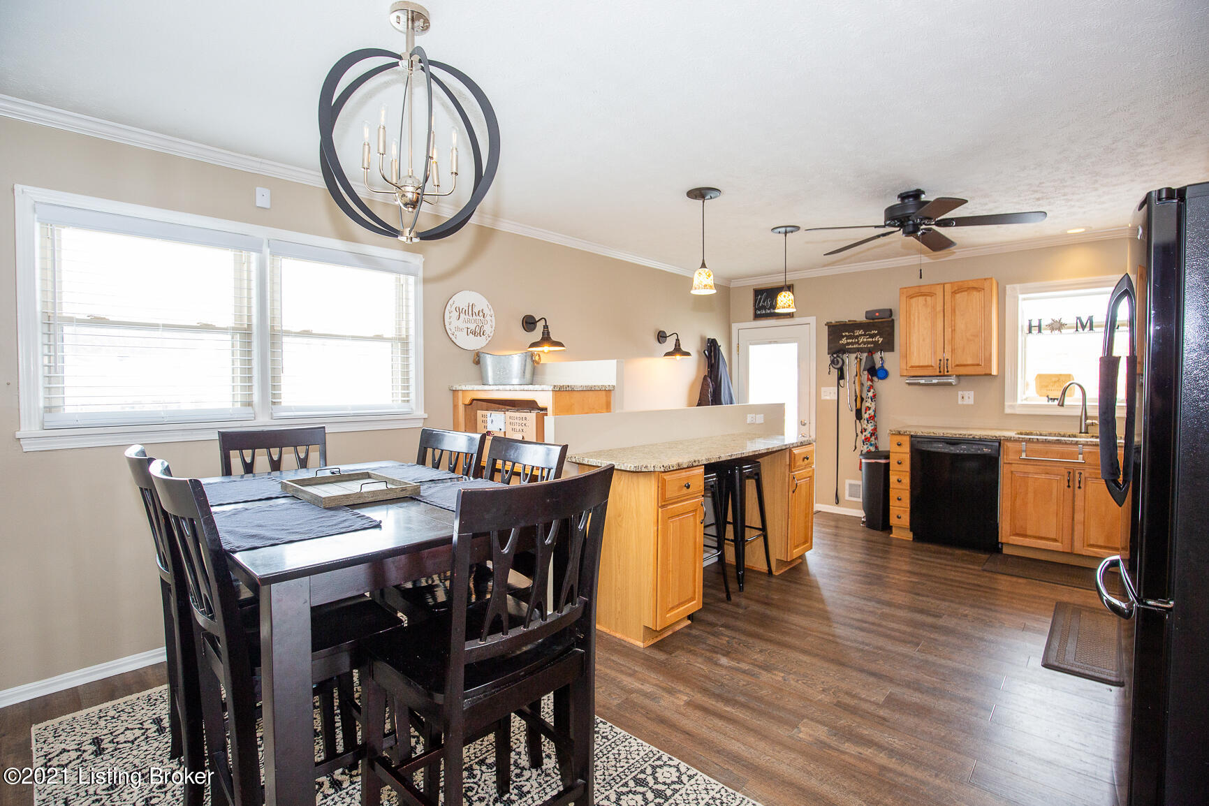 5317 Adkins Road Louisville, KY 40219 - Photo 6 of 38 5317 Adkins-8